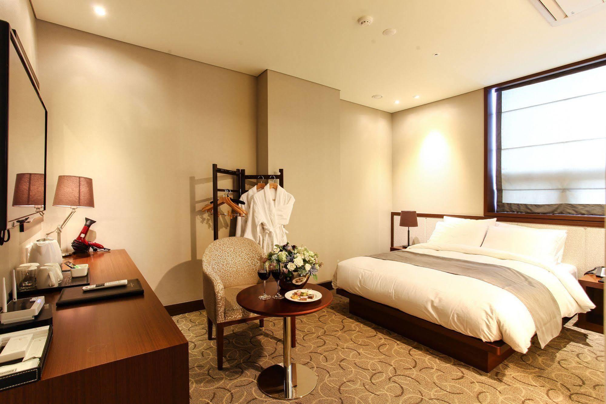 Rosana Boutique 3*