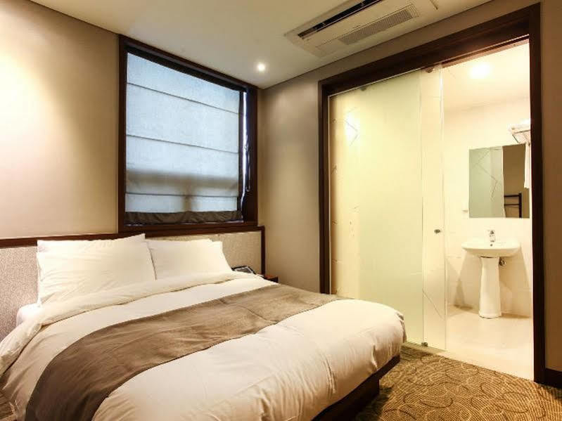 Rosana Boutique Hotel 3*